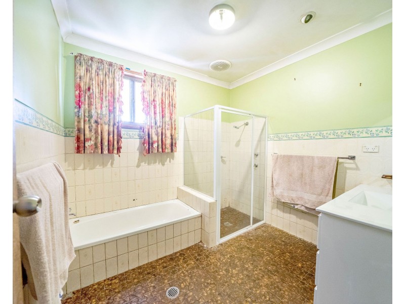 1 Telopea Drive, Taree NSW 2430