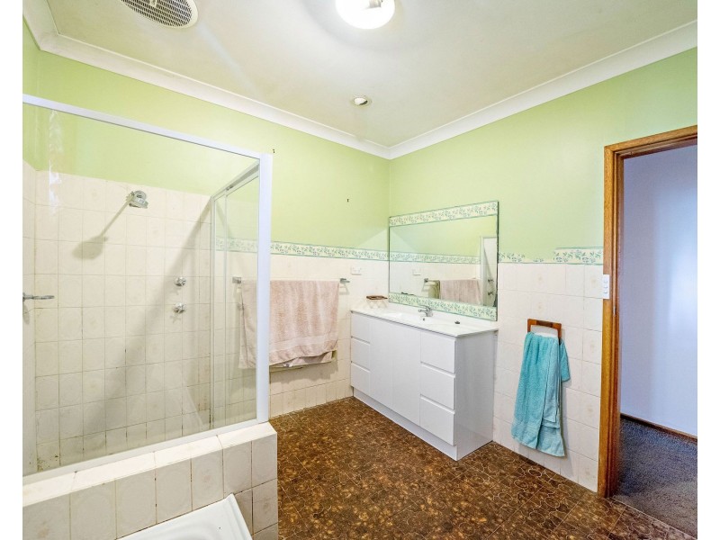 1 Telopea Drive, Taree NSW 2430