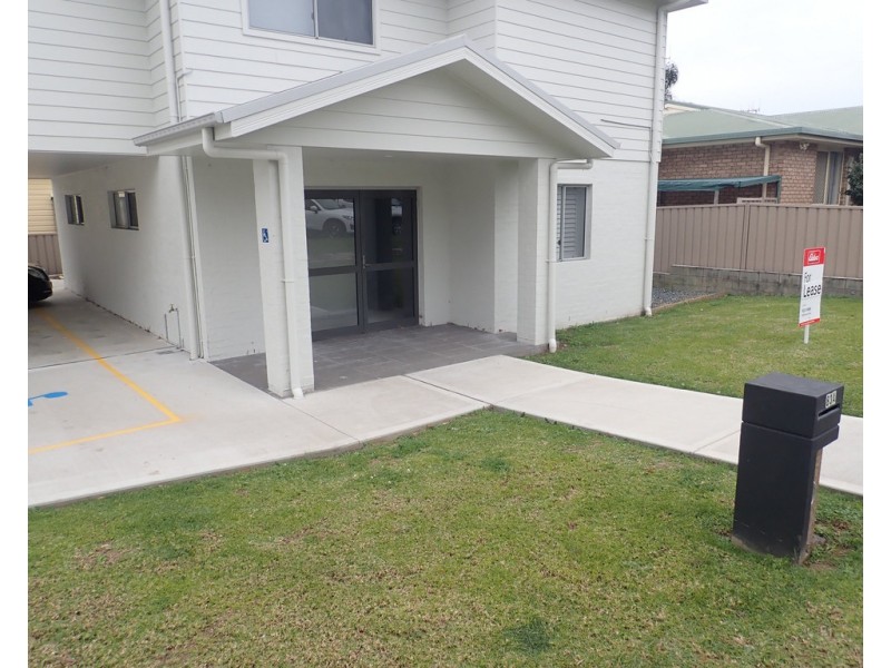 83 PULTENEY STREET, Taree NSW 2430