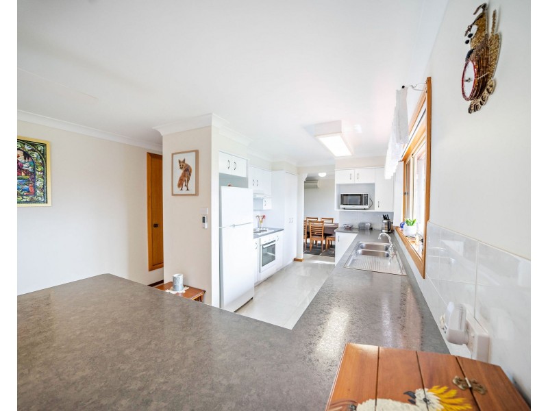 8 Palanas Drive, Taree NSW 2430