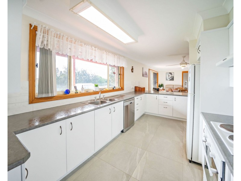 8 Palanas Drive, Taree NSW 2430