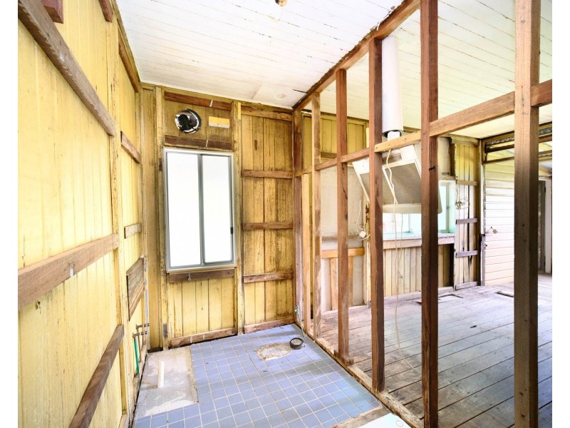 61 North Queen Street, Wingham NSW 2429