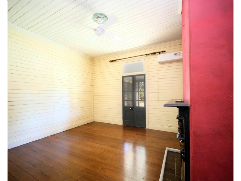 69 North Queen Street, Wingham NSW 2429
