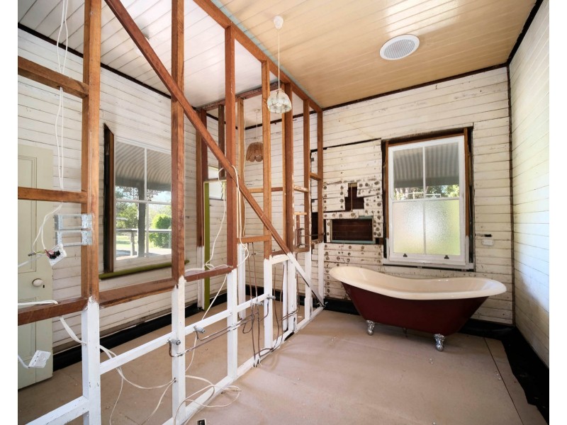69 North Queen Street, Wingham NSW 2429