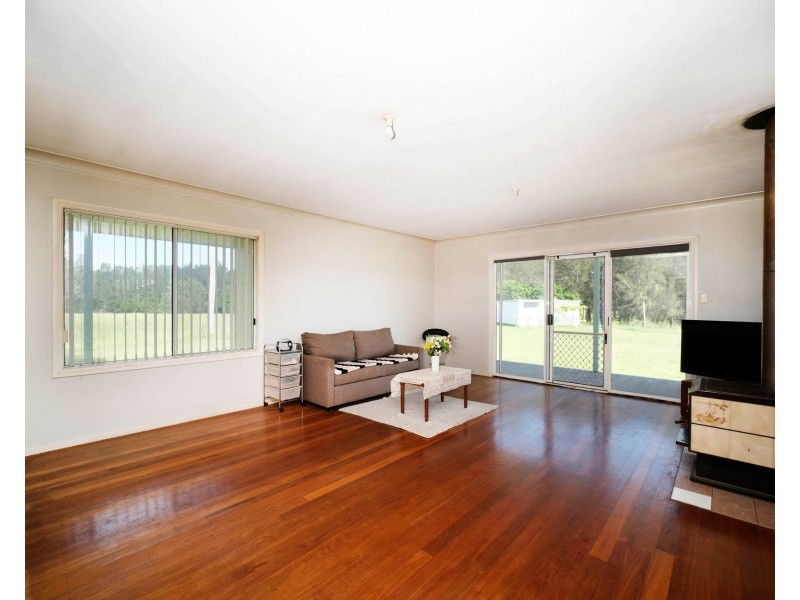 169 Cowans Lane, Oxley Island NSW 2430