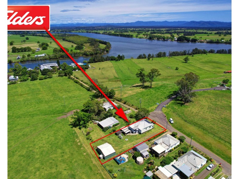 11 Surbiton Place, Mitchells Island NSW 2430