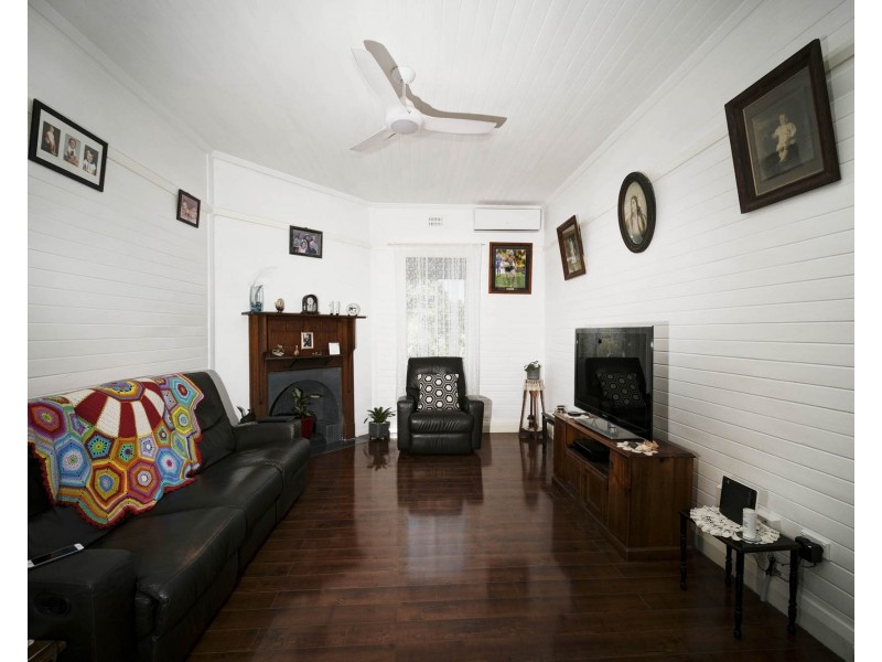 11 Surbiton Place, Mitchells Island NSW 2430