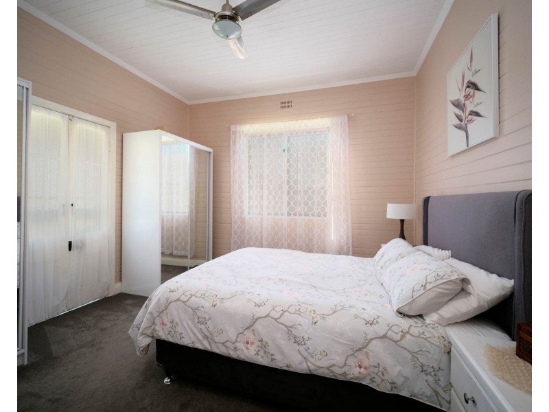 11 Surbiton Place, Mitchells Island NSW 2430
