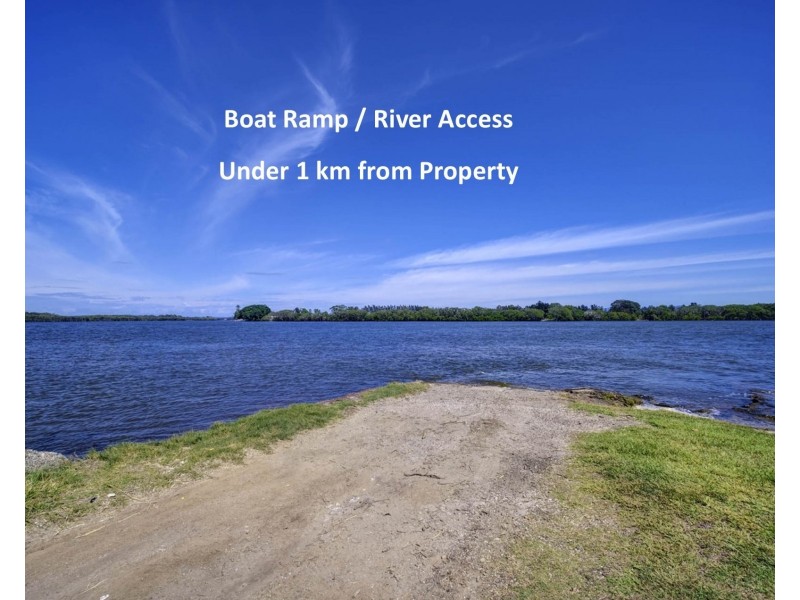 11 Surbiton Place, Mitchells Island NSW 2430