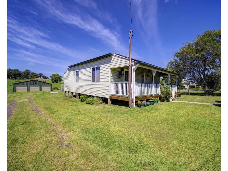 11 Surbiton Place, Mitchells Island NSW 2430