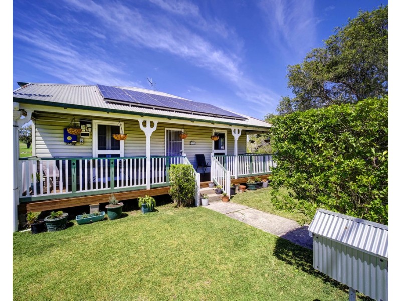 11 Surbiton Place, Mitchells Island NSW 2430