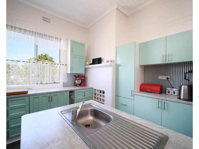 11 Surbiton Place, Mitchells Island NSW 2430