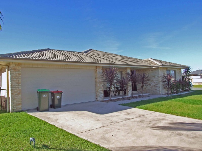 9 Bluehaven Drive, Old Bar NSW 2430