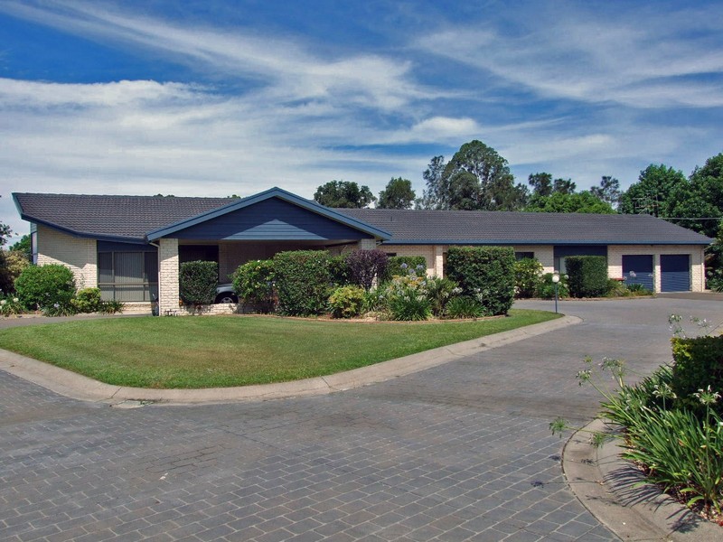 2 Phillip Close, Taree NSW 2430