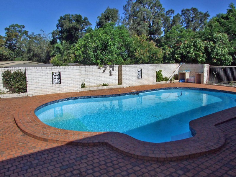 2 Phillip Close, Taree NSW 2430