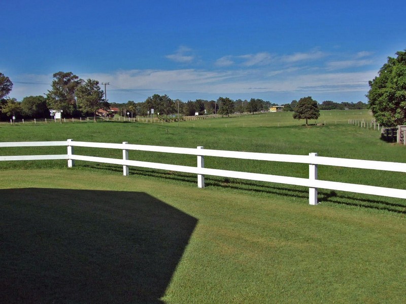 2 Phillip Close, Taree NSW 2430