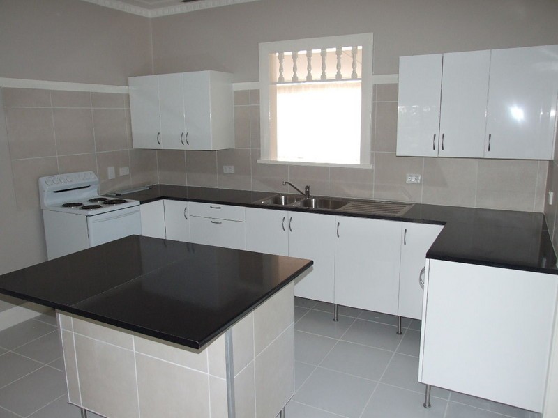 16 Crescent Avenue, Taree NSW 2430