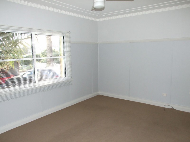 16 Crescent Avenue, Taree NSW 2430