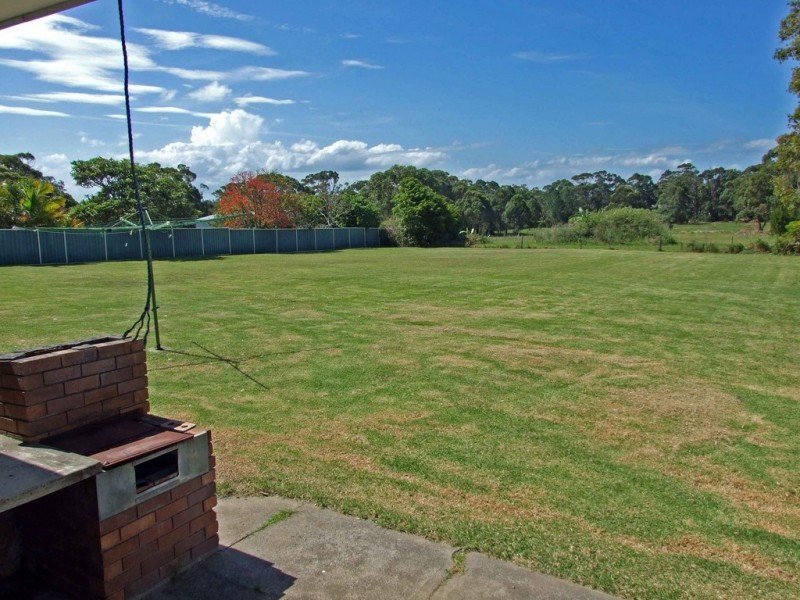 95 Old Bar Road, Old Bar NSW 2430