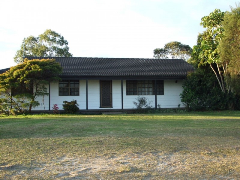 12  Kiwarrak Drive, Rainbow Flat NSW 2430