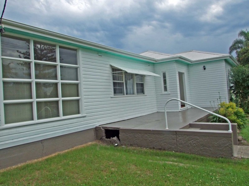 8 Nelson Street, Taree NSW 2430