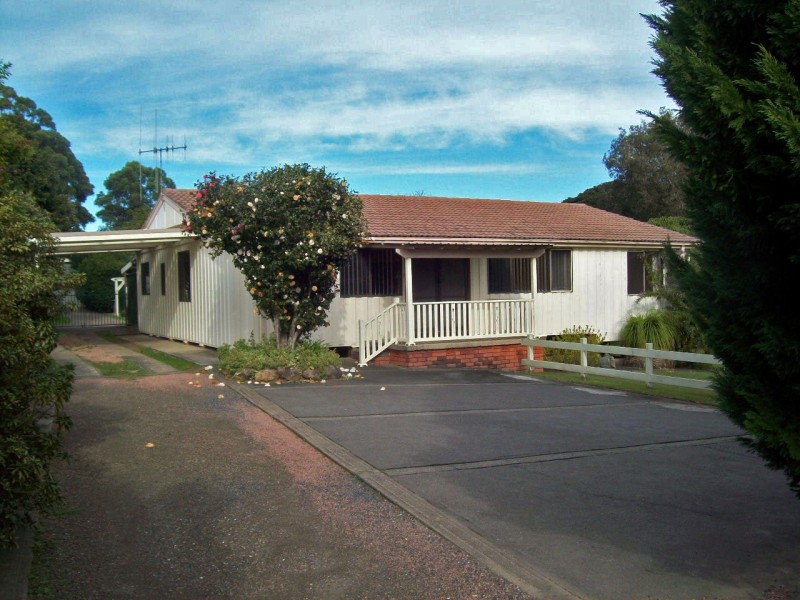 102-104 Old Bar Road, Old Bar NSW 2430