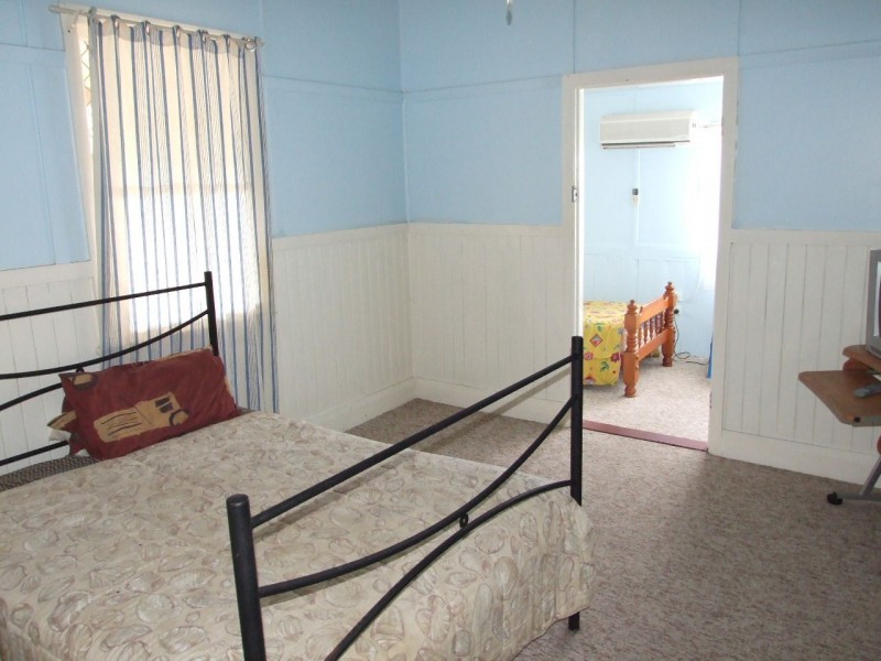 18 Albert Lane, Taree NSW 2430