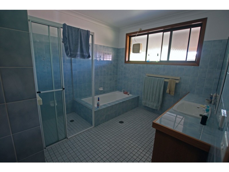 8 Eucalypt Close, Old Bar NSW 2430