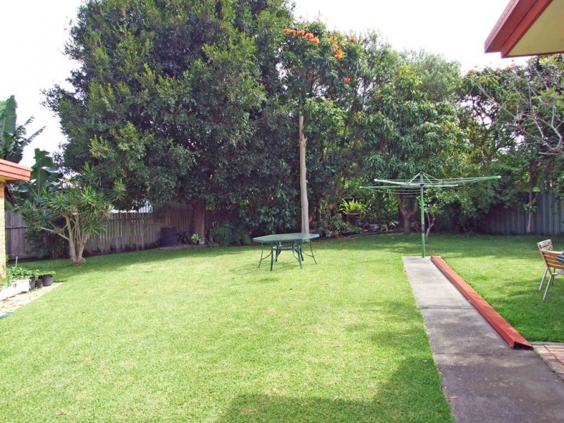 8 Eucalypt Close, Old Bar NSW 2430