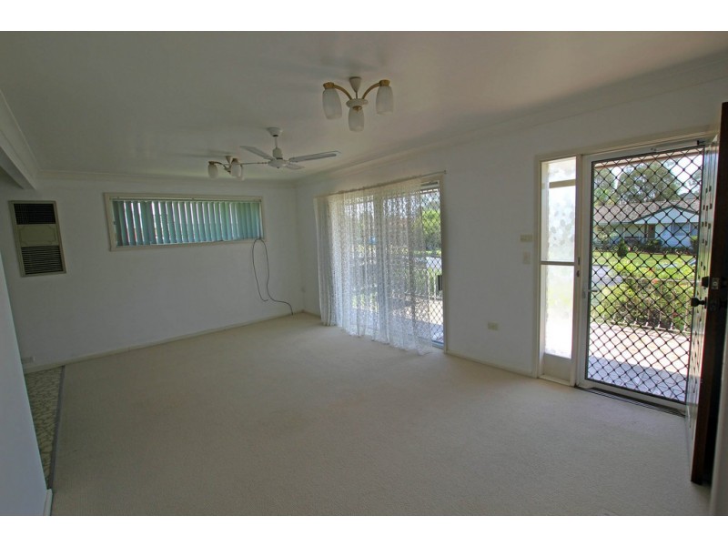 2 Donald Avenue, Taree NSW 2430