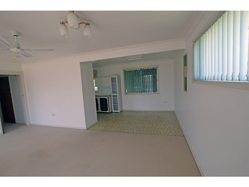2 Donald Avenue, Taree NSW 2430