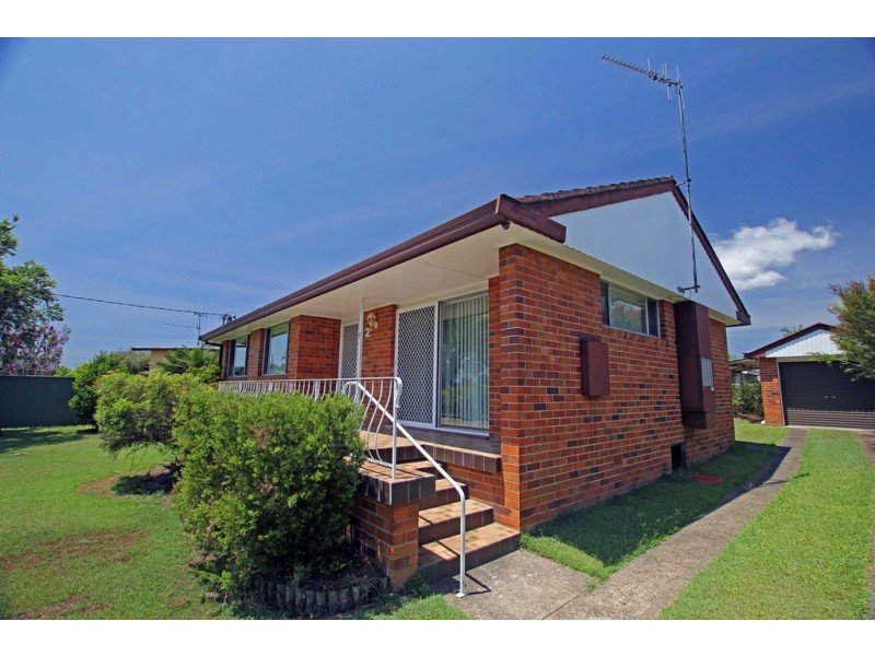 2 Donald Avenue, Taree NSW 2430