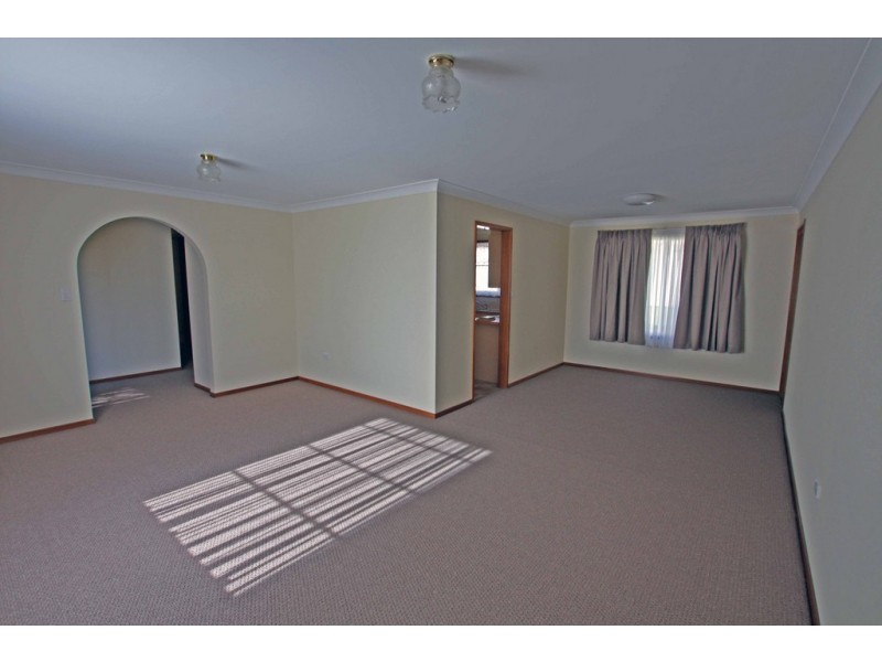 4 Tern Close, Old Bar NSW 2430