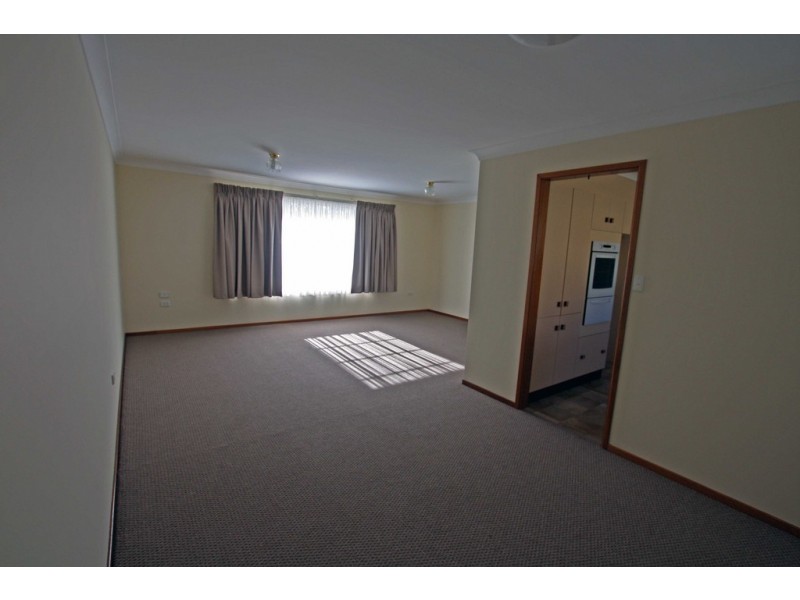 4 Tern Close, Old Bar NSW 2430