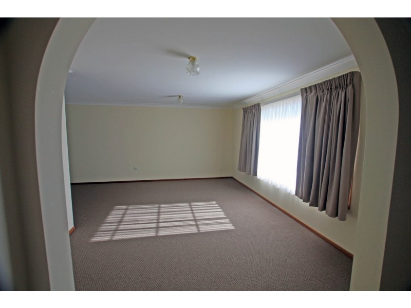 4 Tern Close, Old Bar NSW 2430