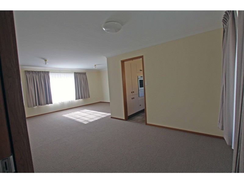 4 Tern Close, Old Bar NSW 2430