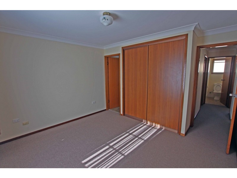 4 Tern Close, Old Bar NSW 2430