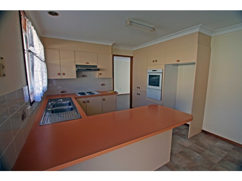 4 Tern Close, Old Bar NSW 2430