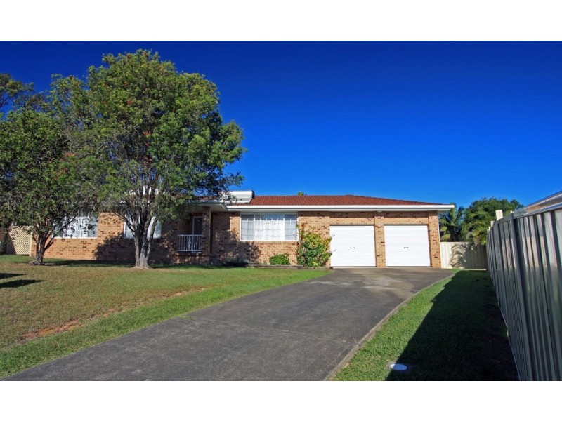 4 Tern Close, Old Bar NSW 2430