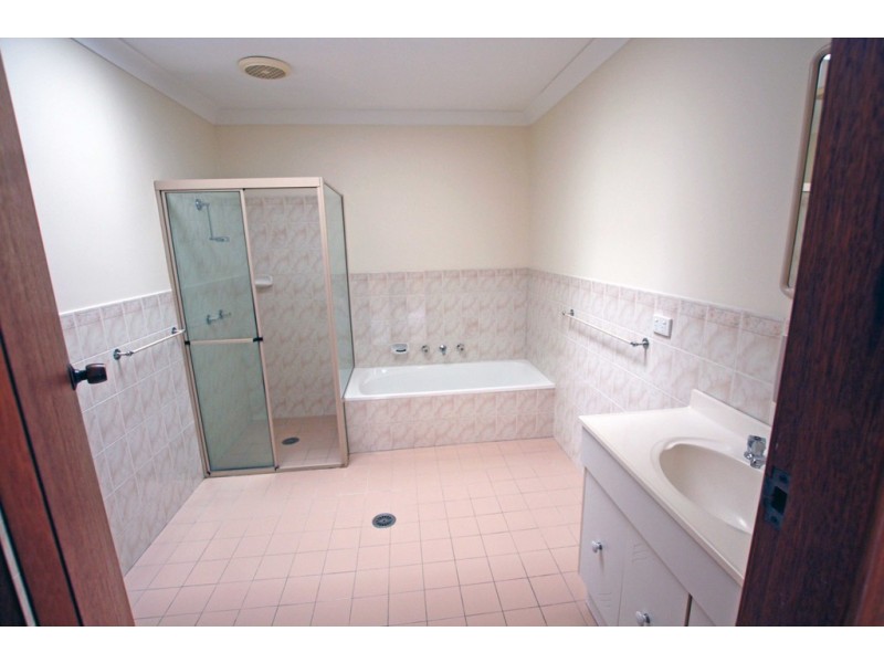 2/85 Old Bar Road, Old Bar NSW 2430