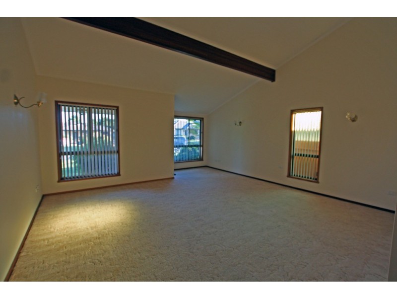 2/85 Old Bar Road, Old Bar NSW 2430