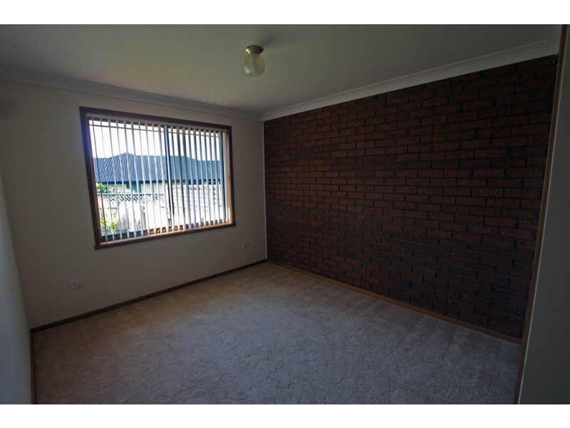 2/85 Old Bar Road, Old Bar NSW 2430