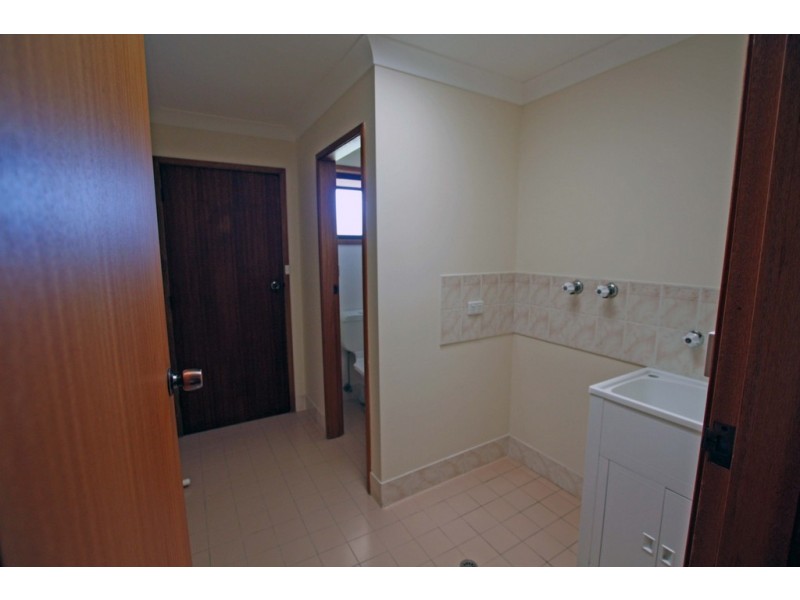 2/85 Old Bar Road, Old Bar NSW 2430