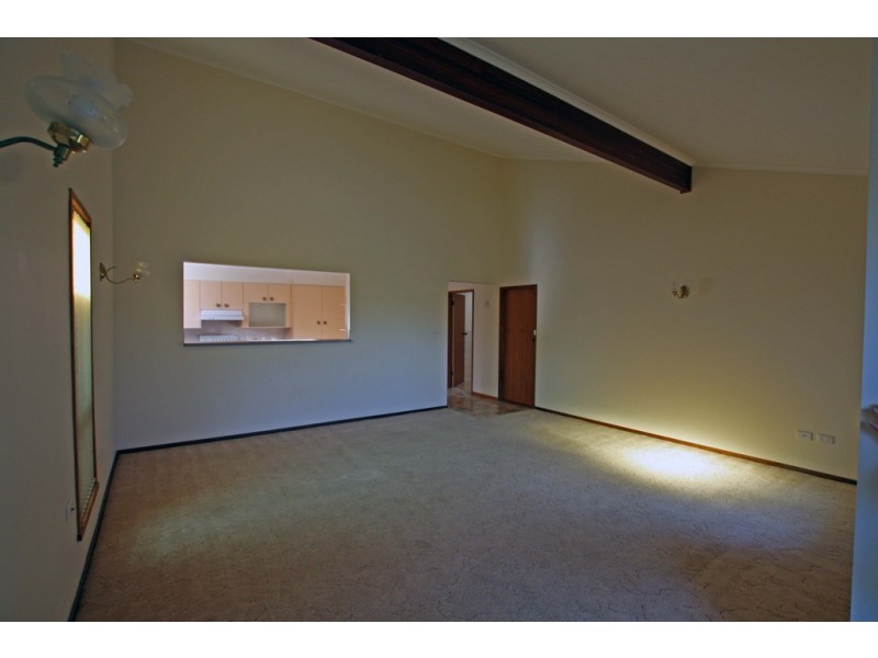 2/85 Old Bar Road, Old Bar NSW 2430