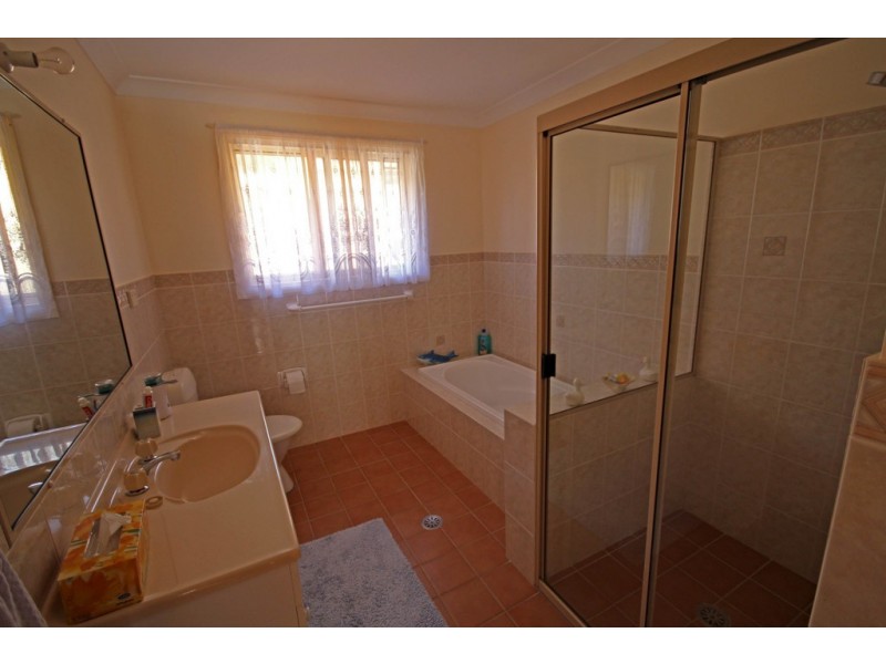 50 Lawson Crescent, Taree NSW 2430