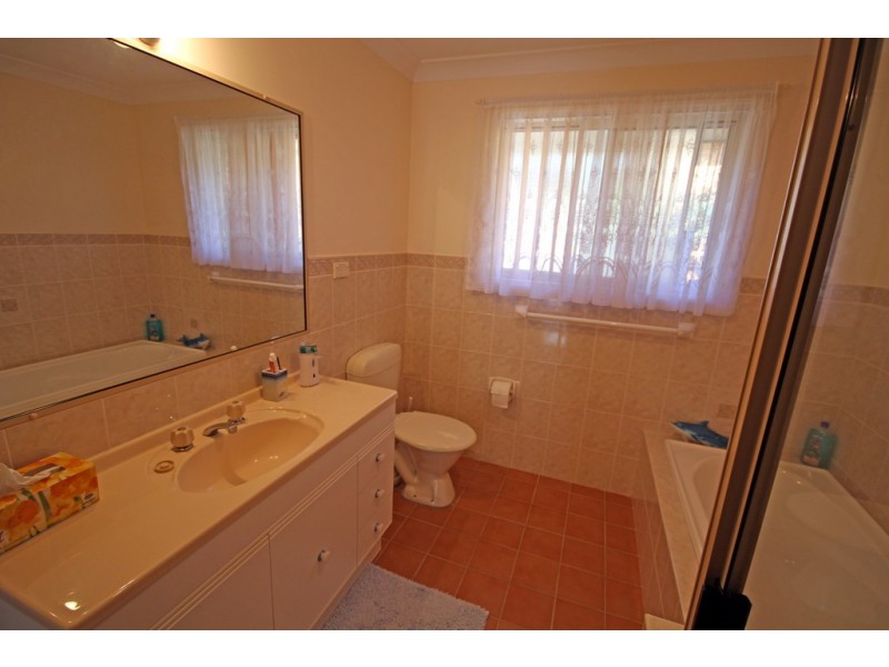 50 Lawson Crescent, Taree NSW 2430