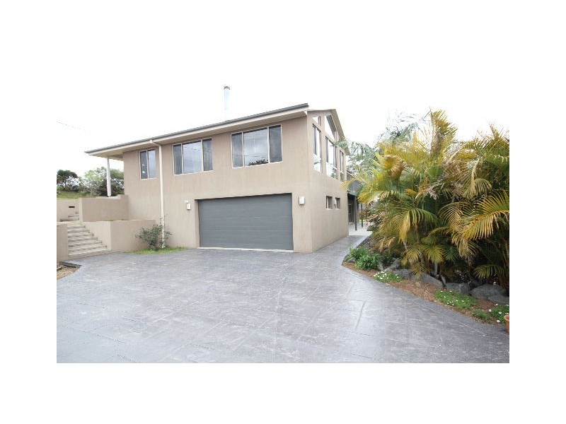 16 The Cedars Drive, Wingham NSW 2429