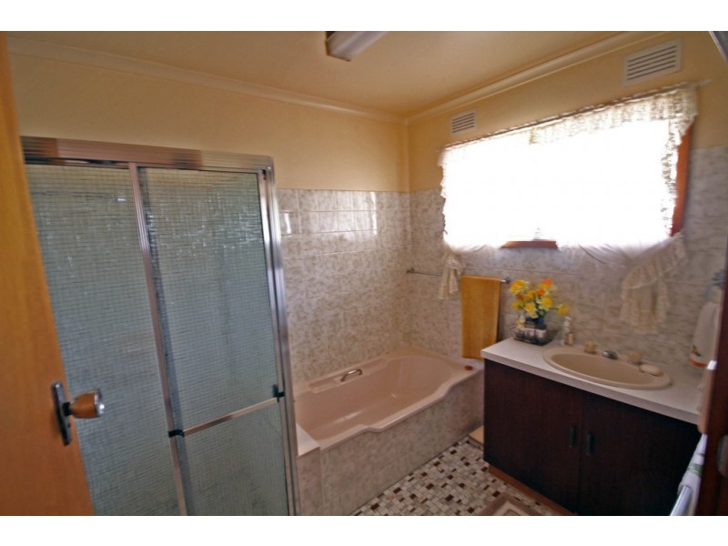 2 Pettitt Avenue, Taree NSW 2430