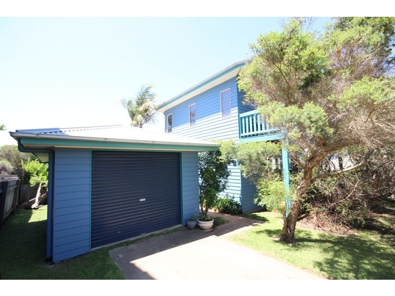 8 Pacific Street, Wallabi Point NSW 2430