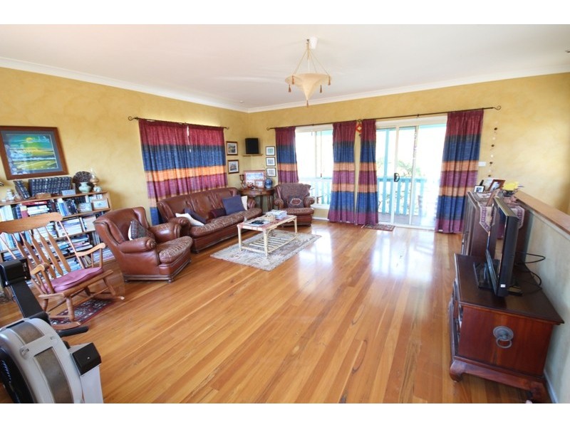 8 Pacific Street, Wallabi Point NSW 2430